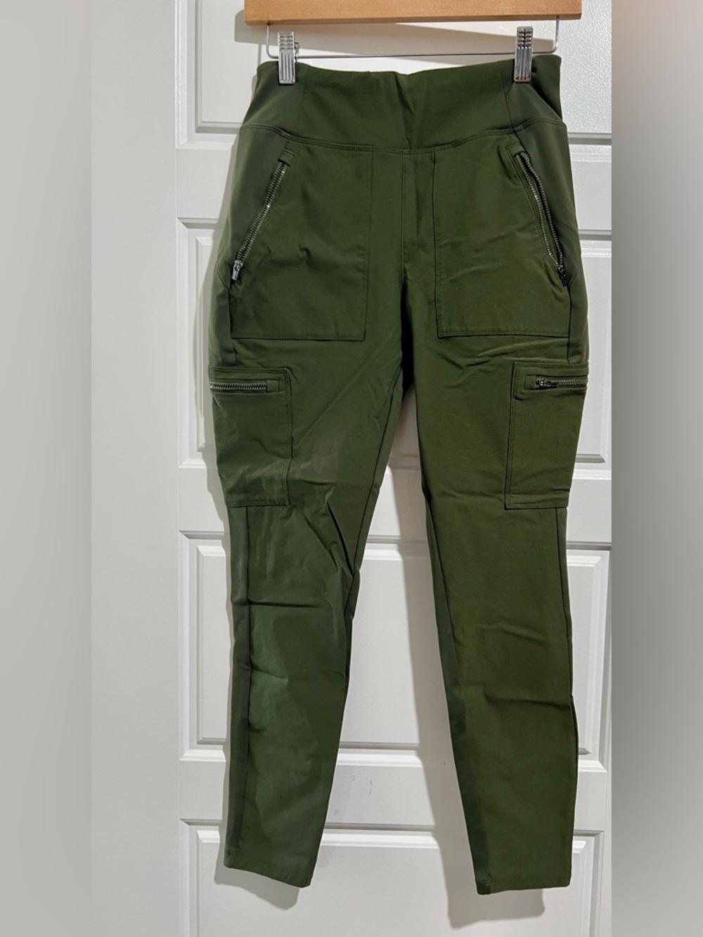 Athleta Women's Olive Cargo Zip-Pocket Pants